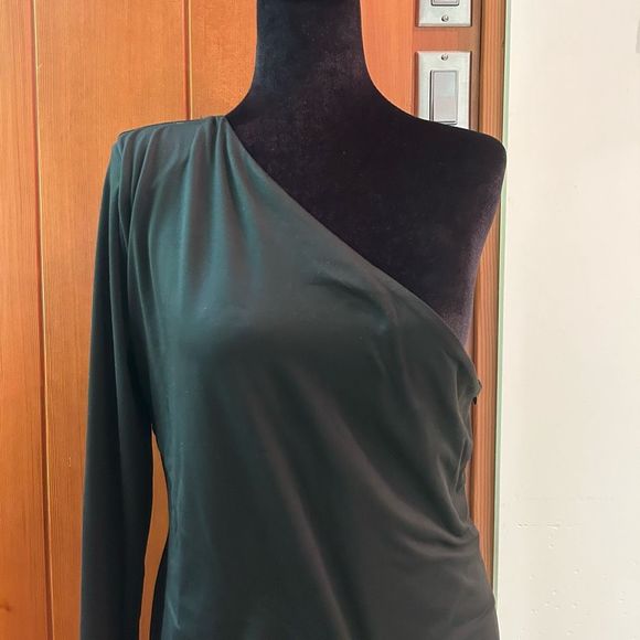 Large Offshoulder Black Dress - Picture 3 of 8